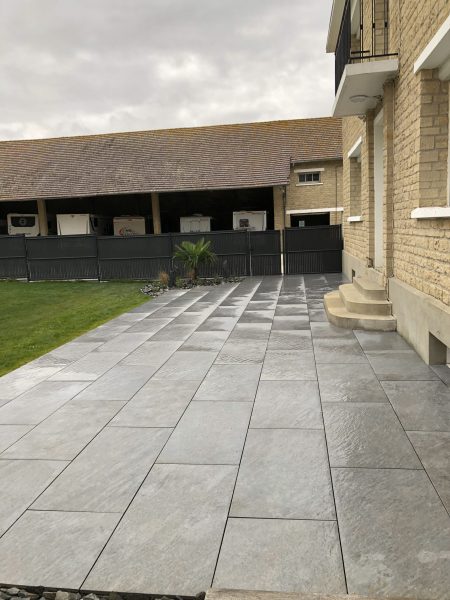 Terrasse en grés cérame_CleanPaysage_CAEN